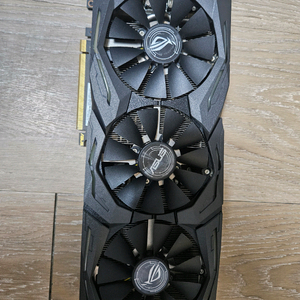 ASUS ROG STRIX 1080ti그래픽카드 이미지