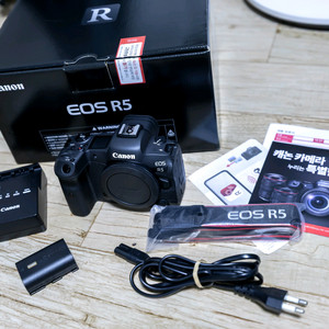 캐논 미러리스 R5 카메라 이미지