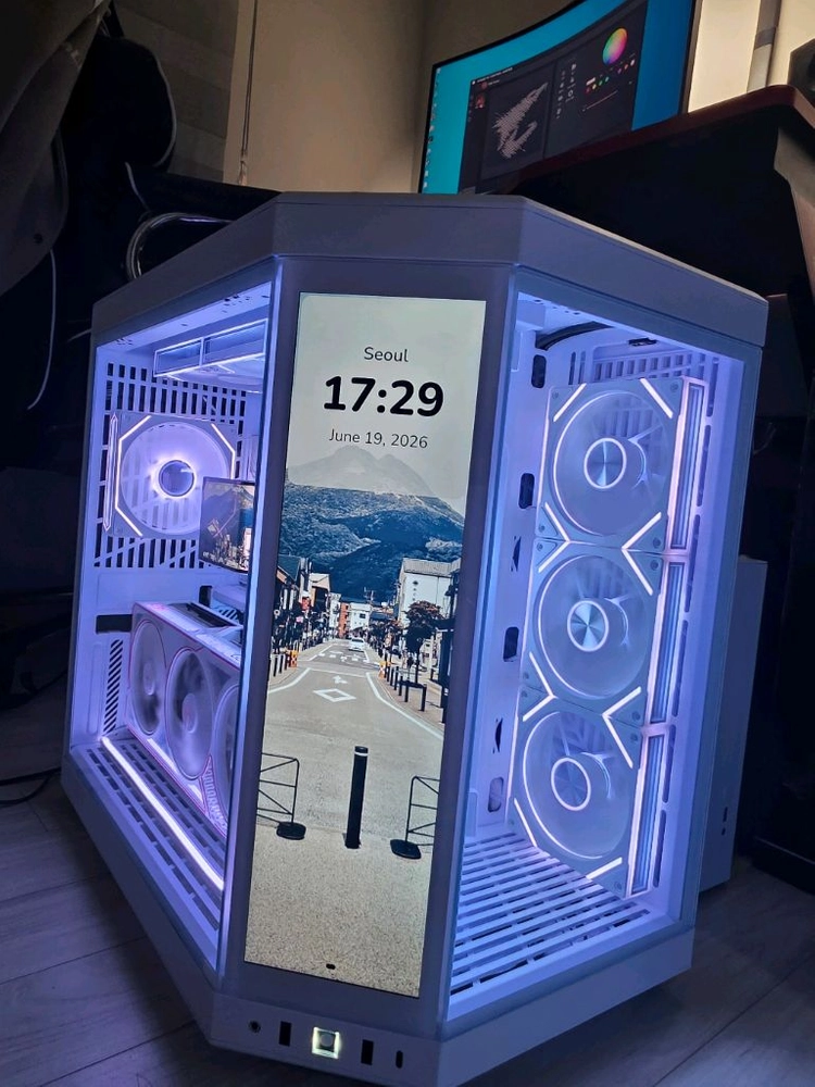 라이젠7 9800X3D RTX5070TI Y70 어항본체 팝니다 이미지
