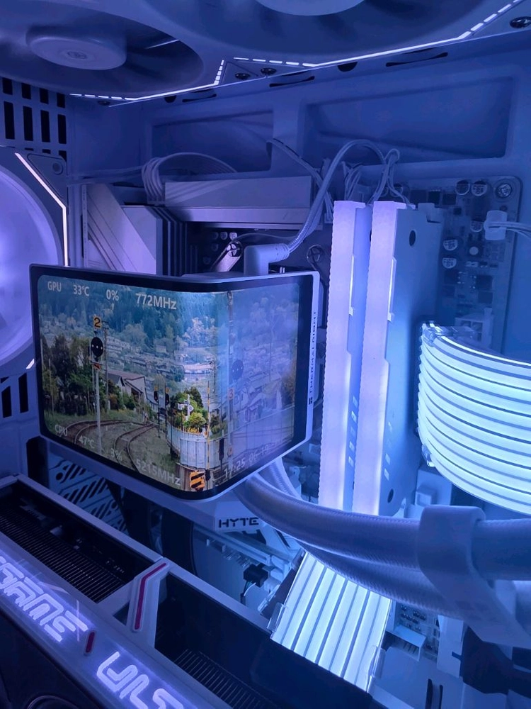 라이젠7 9800X3D RTX5070TI Y70 어항본체 팝니다 이미지