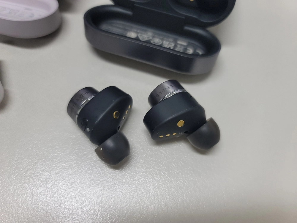 무선 이어폰 B&W 바워스앤윌킨스 Pi5 s2 이미지