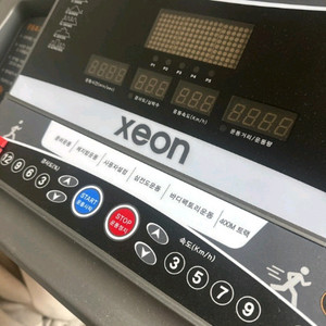바디팩토리 제온 T7000 런닝머신 이미지