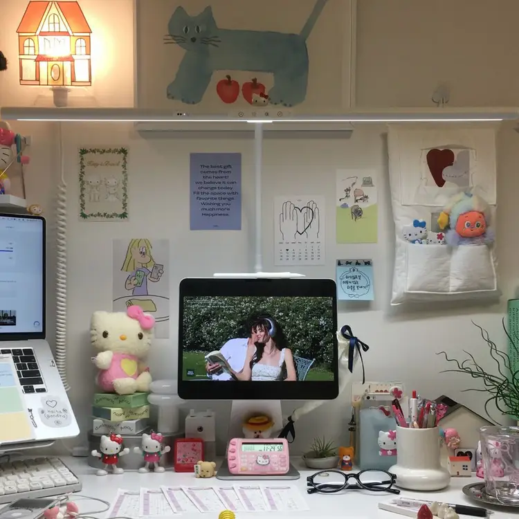플랜룩스 LED 스탠드 독서등 이미지