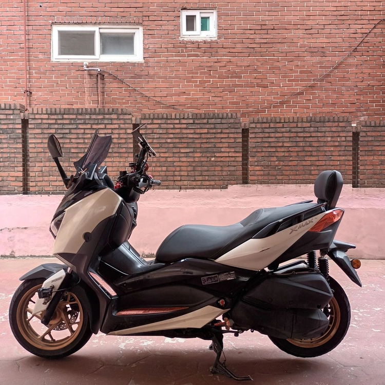 2_22년식 xmax300 깔끔한차량 판매합니다 이미지