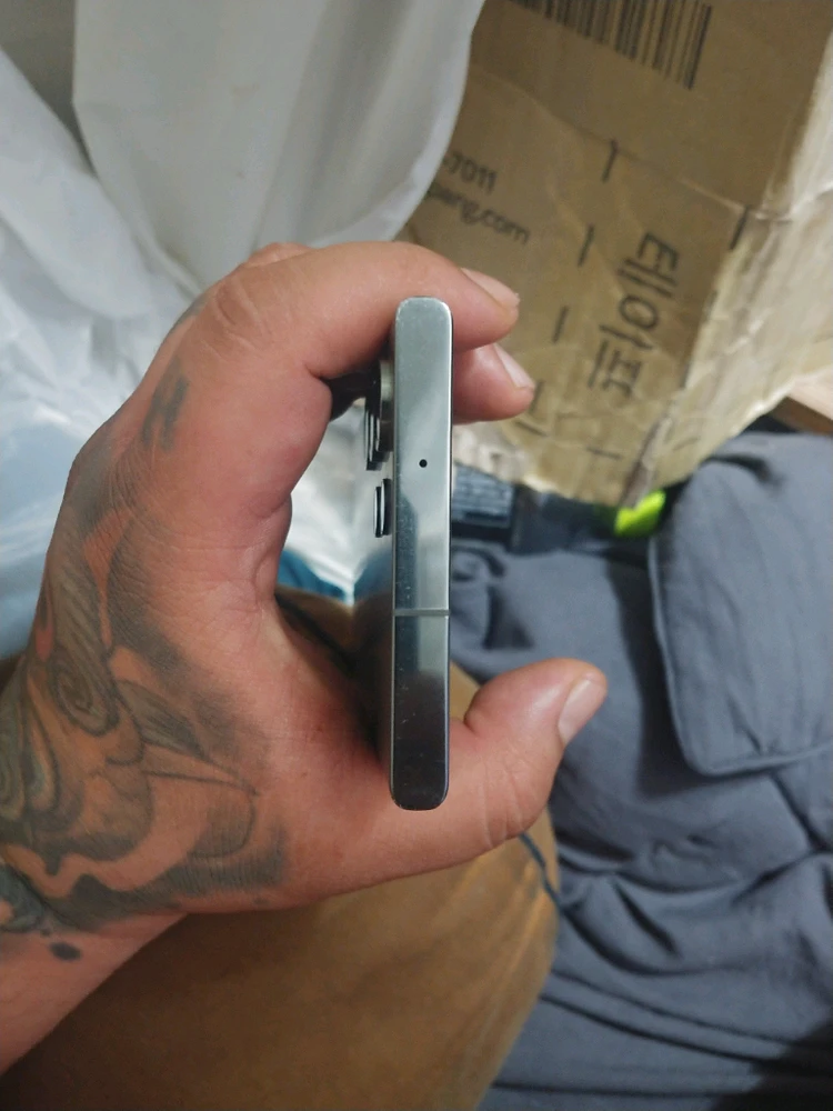 갤럭시S23울트라 256GB 액정새거교체한 기기 판매합니다 이미지