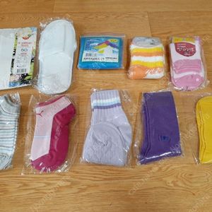 푸마 양말 등여러가지 있습니다 새거입니다 요즘 화사하게 신어요 편하게 보세요 전체세트 8000 이미지