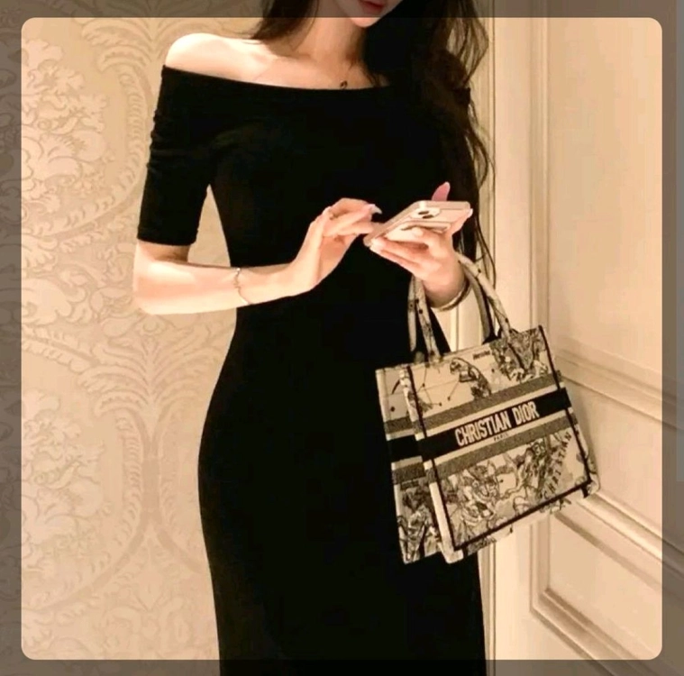 새상품 여성s 55 블랙 오프숄더 맥시 반팔 롱원피스 스판고퀄 수입의류 홀복 이미지