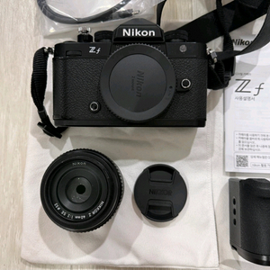 니콘 Zf 40mm f/2 SE 키트 미러리스 카메라 이미지