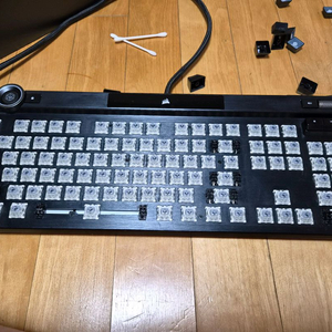 커세어 K100 RGB OPTICAL 광축 게이밍 키보드 120,000 팝니다 이미지