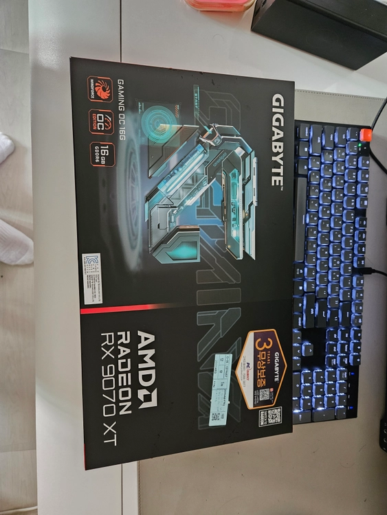 기가바이트 RX 9070XT 그래픽카드 gaming oc 16g 이미지