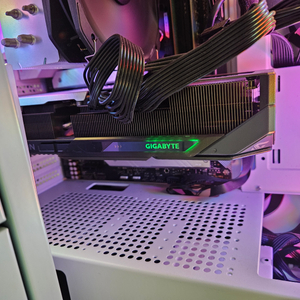 기가바이트 RX 9070XT 그래픽카드 gaming oc 16g 이미지