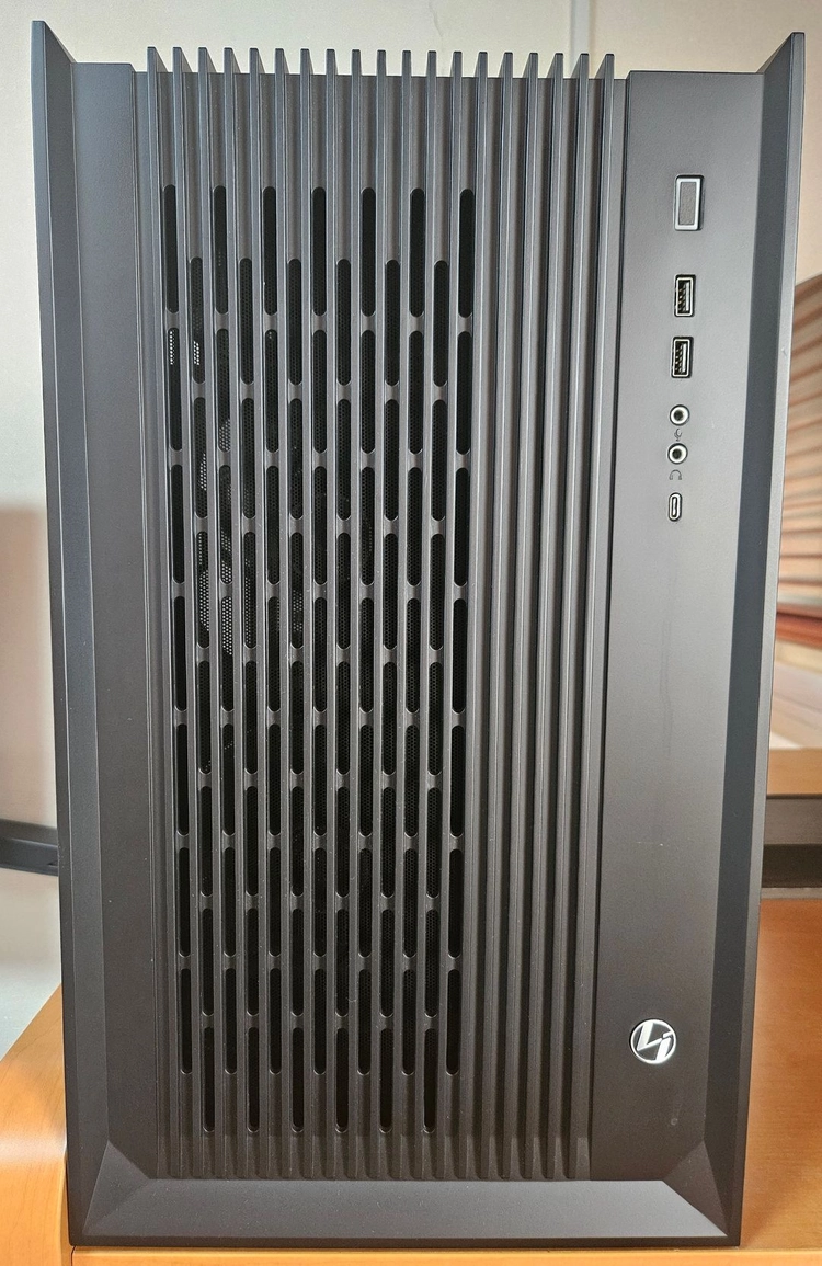 리안리 PC-O11 AIR 케이스 팝니다. (팬허브, 팬포함) 이미지