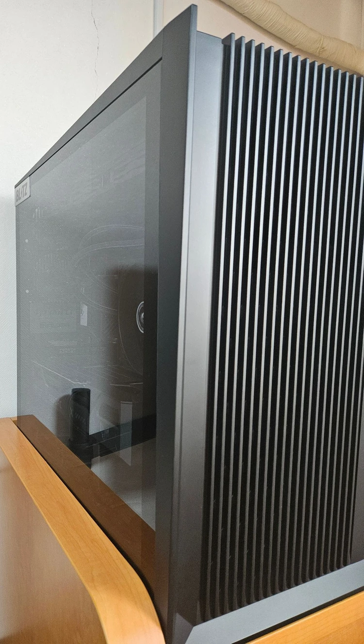 리안리 PC-O11 AIR 케이스 팝니다. (팬허브, 팬포함) 이미지
