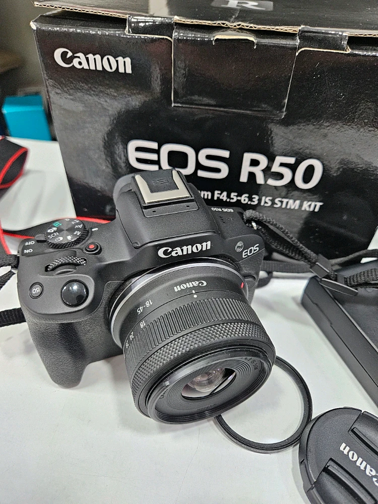 캐논 eos r50 + 18-45 렌즈 세트 이미지