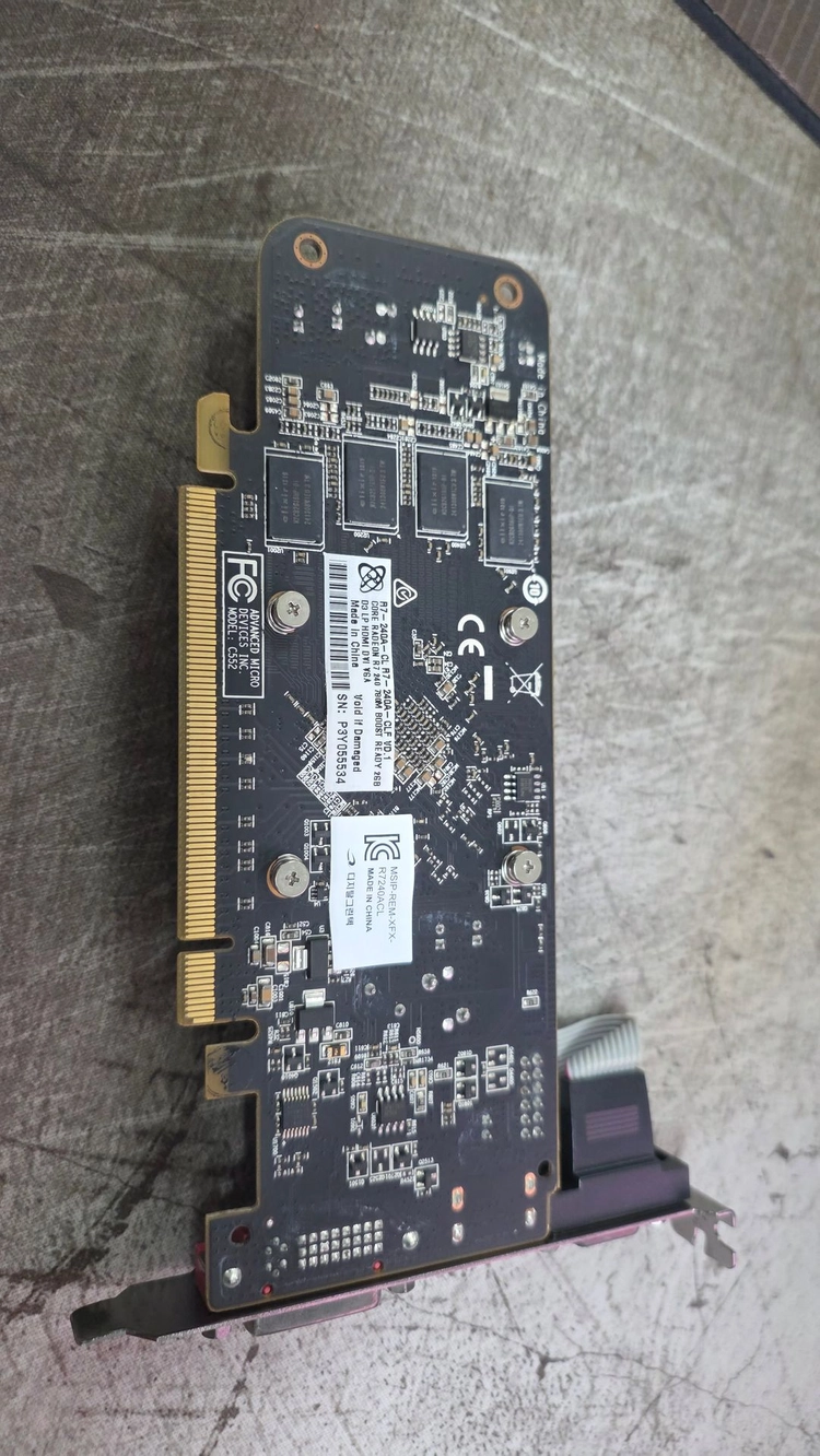 XFX Radeon R7 240 그래픽 카드 이미지