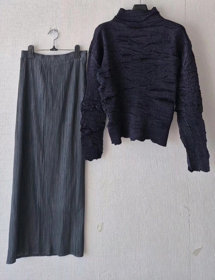 이세이미야케 플리츠 플리즈 ISSEYMIYAKE 블라우스+플리츠롱스커트 이미지