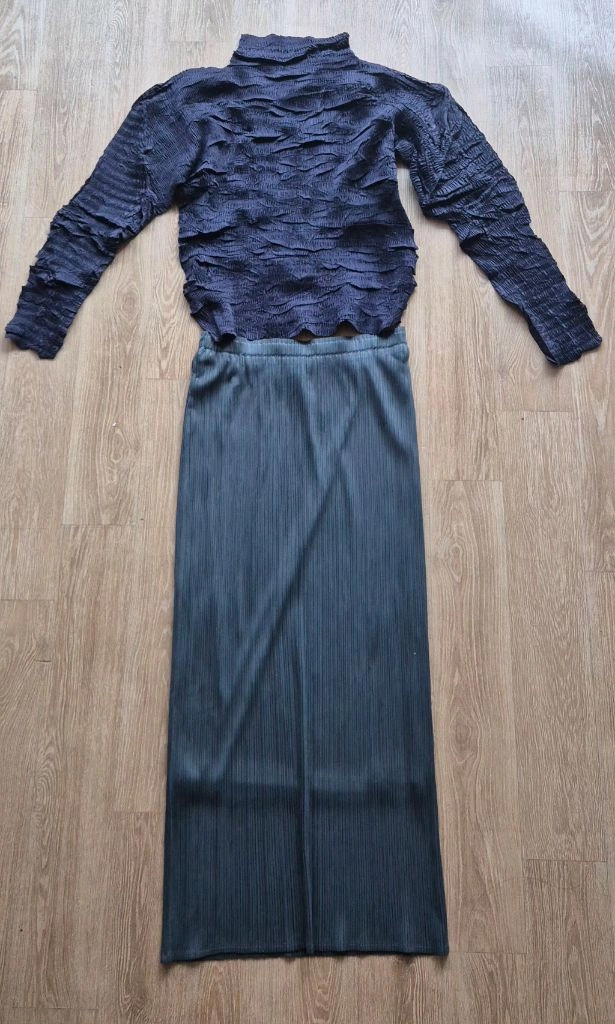 이세이미야케 플리츠 플리즈 ISSEYMIYAKE 블라우스+플리츠롱스커트 이미지