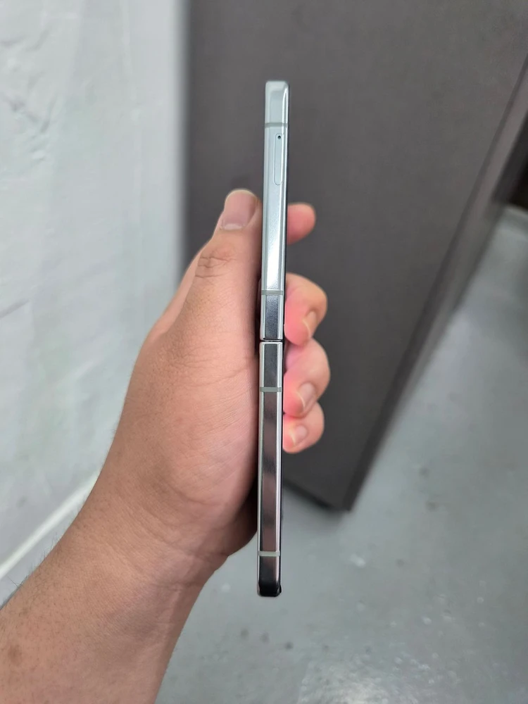 갤럭시 Z플립5 민트 256G 이미지