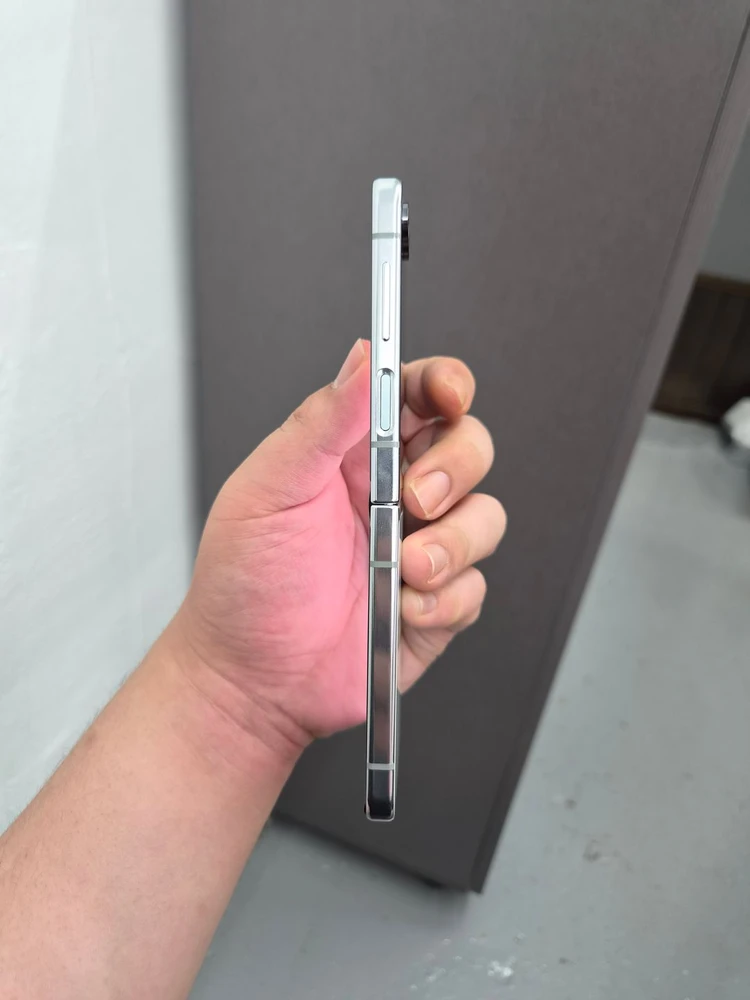 갤럭시 Z플립5 민트 256G 이미지