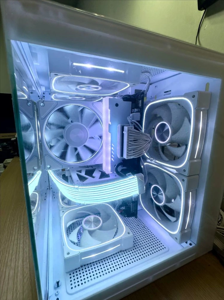 RTX 5060 [미사용 새컴퓨터] 게이밍 데스크탑 PC (부품박스) 이미지