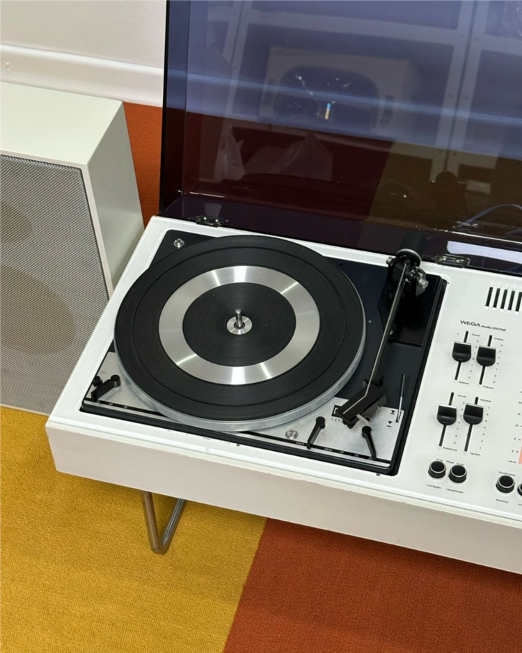 베가 스튜디오 Wega Studio 빈티지 턴테이블 / 디터람스 아뜰리에 브라운 SK5 SK6 이미지