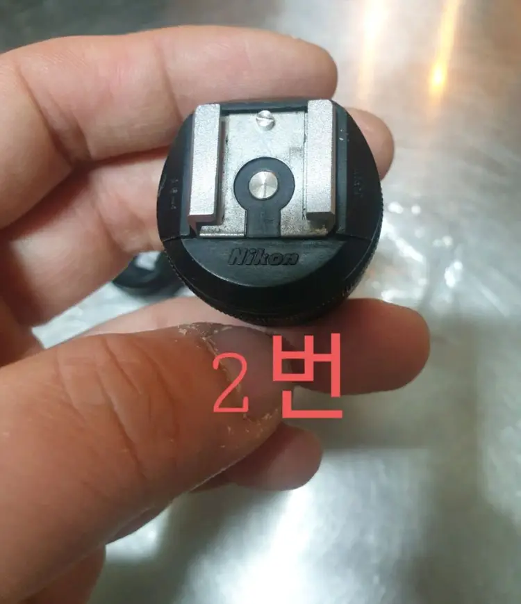 니콘 AS-1 (니콘 F,F2 용 핫슈 어댑터)플래시 어댑터(핫슈 커플러) 이미지