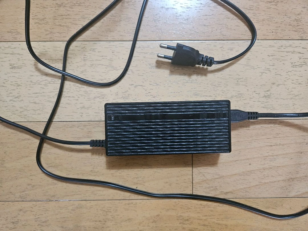 모토벨로 tx7 5.2ah 물병배터리와 모토벨로 tx7 전용 정품 충전기 판매 이미지