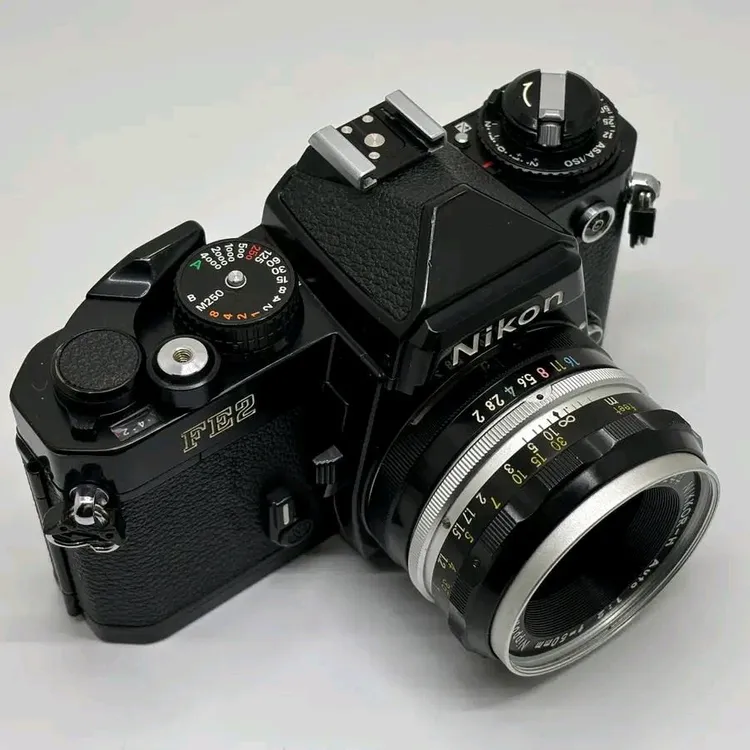 니콘 필름카메라 fe2 블랙 50mm f2 렌즈 이미지