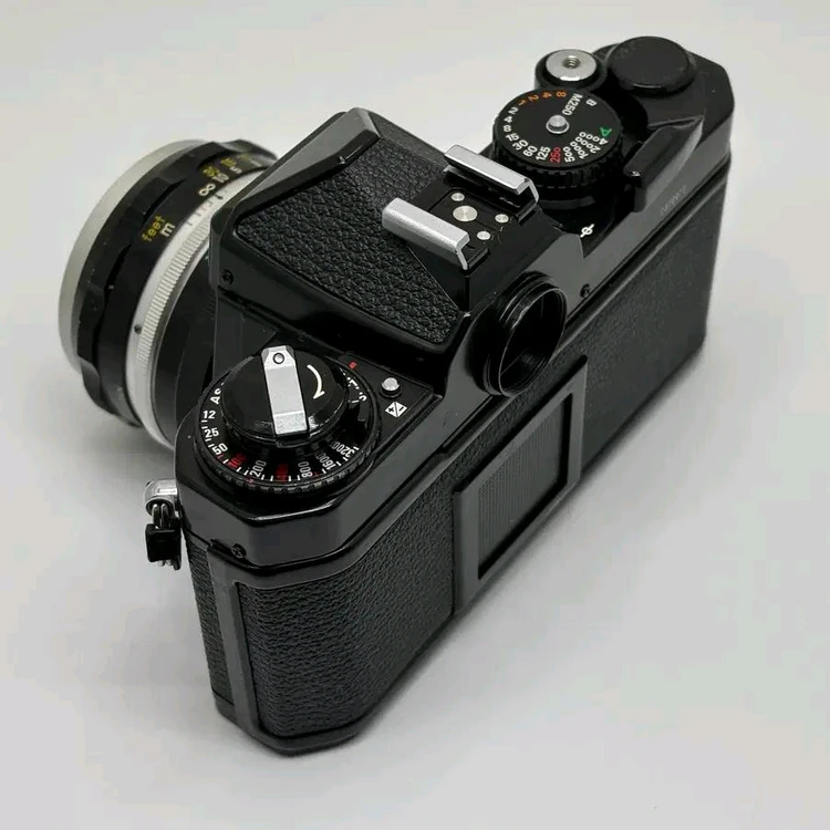 니콘 필름카메라 fe2 블랙 50mm f2 렌즈 이미지