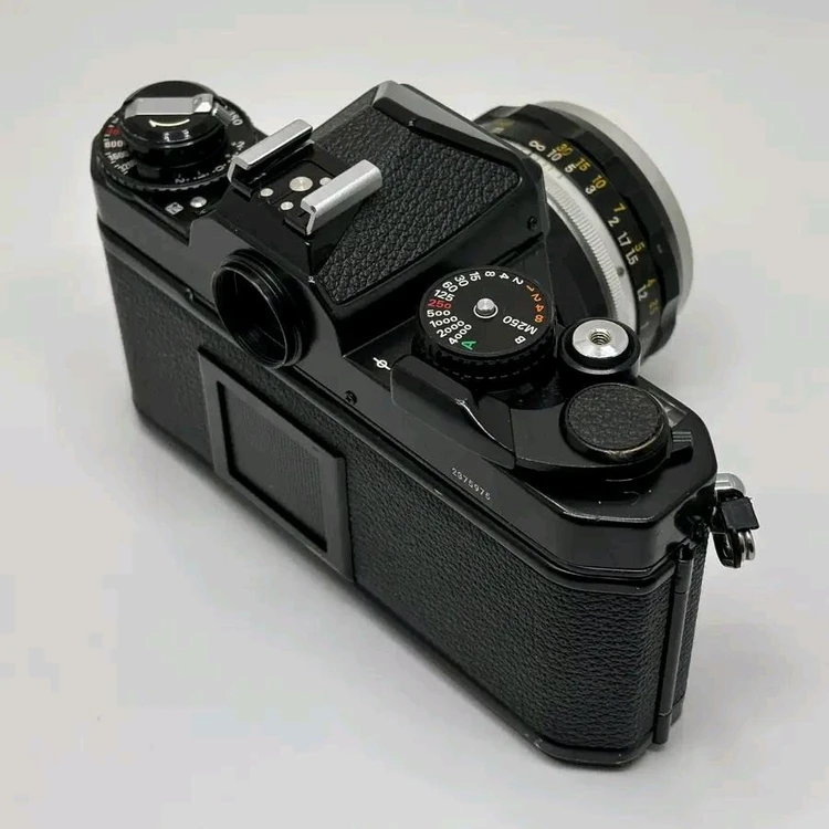 니콘 필름카메라 fe2 블랙 50mm f2 렌즈 이미지