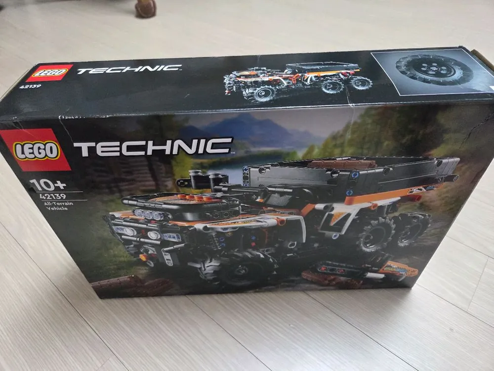 레고 42139 Technic 8CN 테크닉 전지형 차량 정품 새상품 9만원 택포 이미지