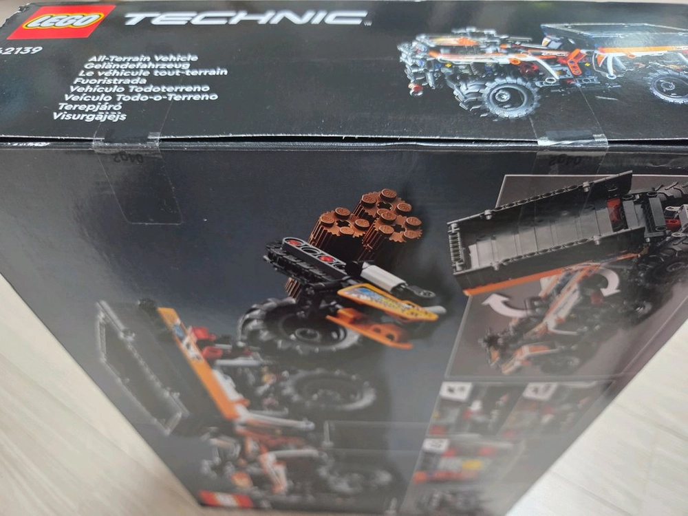 레고 42139 Technic 8CN 테크닉 전지형 차량 정품 새상품 9만원 택포 이미지