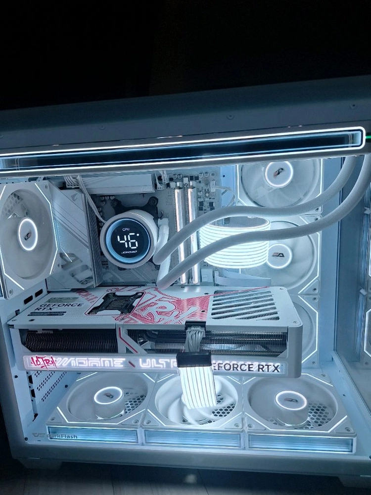 라이젠7 9800X3D RTX5080 신품PC화이트 이미지