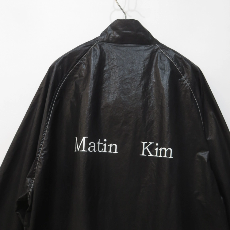 MATIN KIM 마뗑킴 로고 블랙 코팅 점퍼 이미지