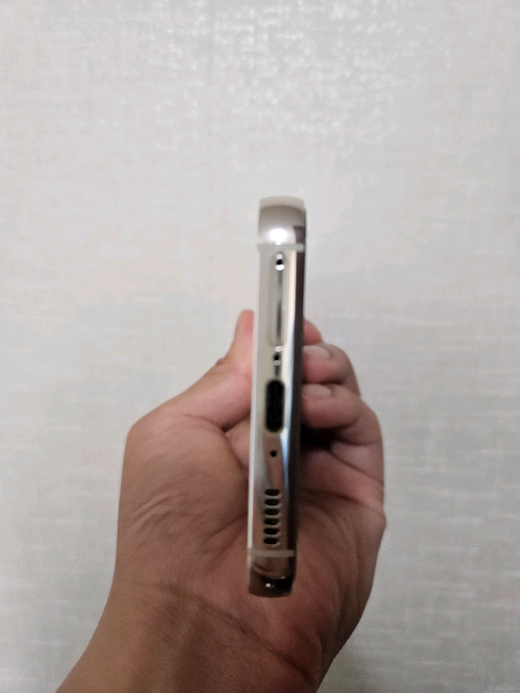 갤럭시 s23 256gb 크림 이미지