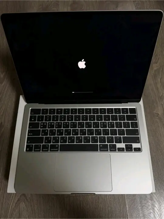 맥북 에어 13인치 M3 16GB 실버 (+Apple care 2028.02만료) - 안심되는 중고거래
