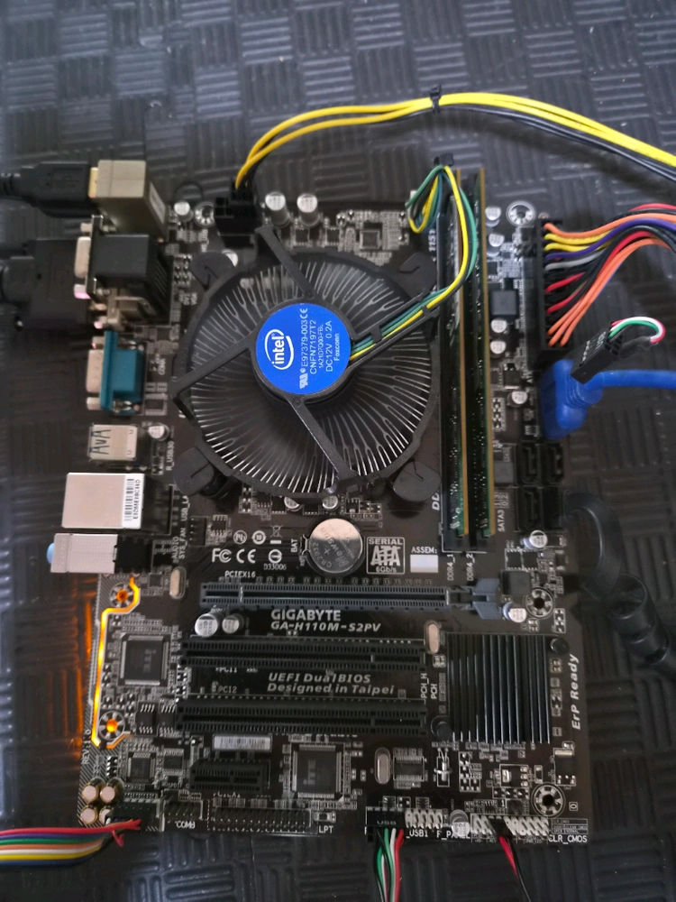 기가바이트 H110M-S2PV메인보드 + CPU 쿨러 세트 이미지