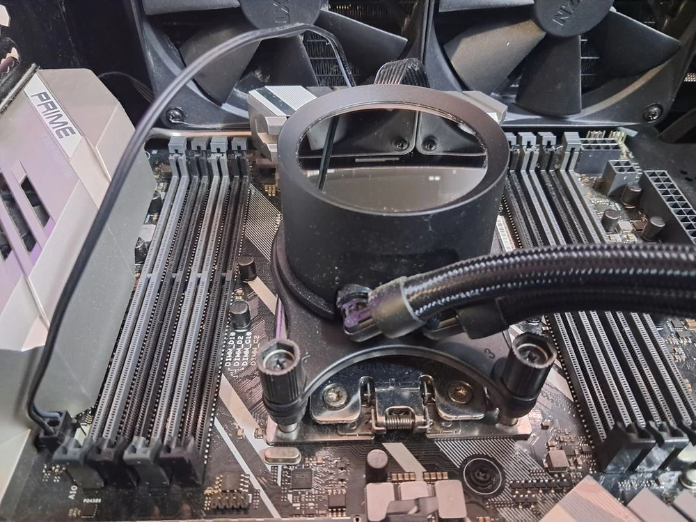 AMD 쓰레드리퍼 1950X + X399-A + 크라켄 수랭 세트 반본체 (쿨러 AS 29년) 이미지