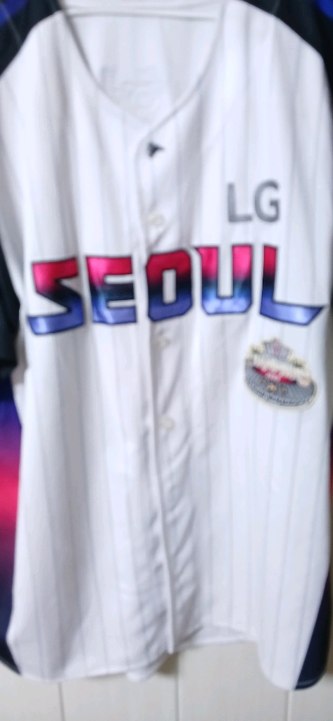 LG 트윈스의 서울의 밤 22번 김현수 유니폼(110사이즈) 이미지