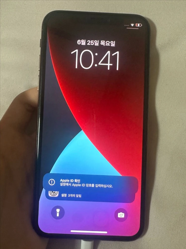 아이폰 xs 256기가 골드 뒷면 파손 로그인 안풀림 사진용 부품용 이미지