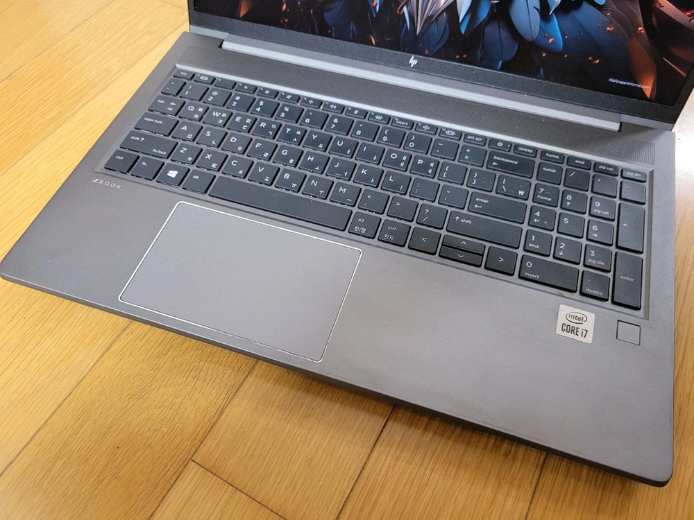 깨끗한 HP 워크스테이션 i7 10세대 16G램 P620 사무/디자인용 노트북 이미지