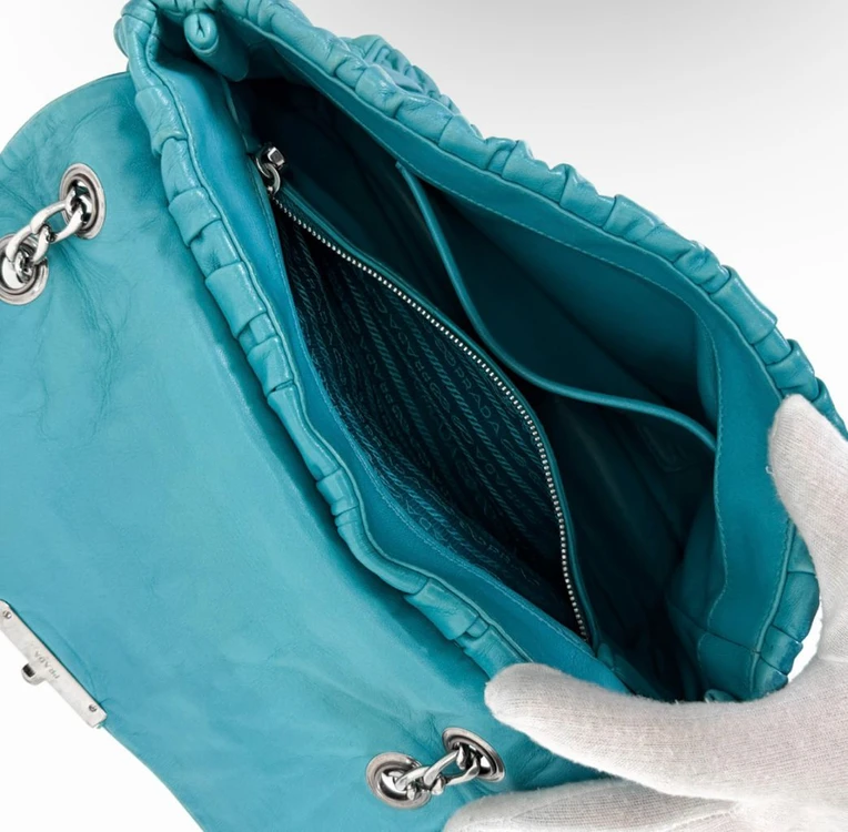 [OS] 프라다 고프레 나파 레더 체인 플랩 숄더백 크로스백 은장 블루 이미지