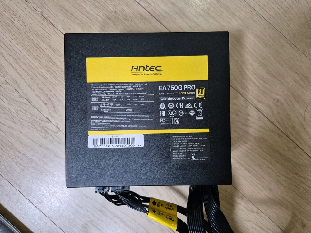 안텍 Antec EA750G PRO 750W 파워 서플라이 이미지