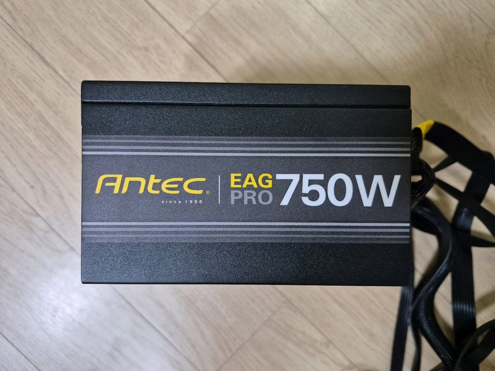 안텍 Antec EA750G PRO 750W 파워 서플라이 이미지