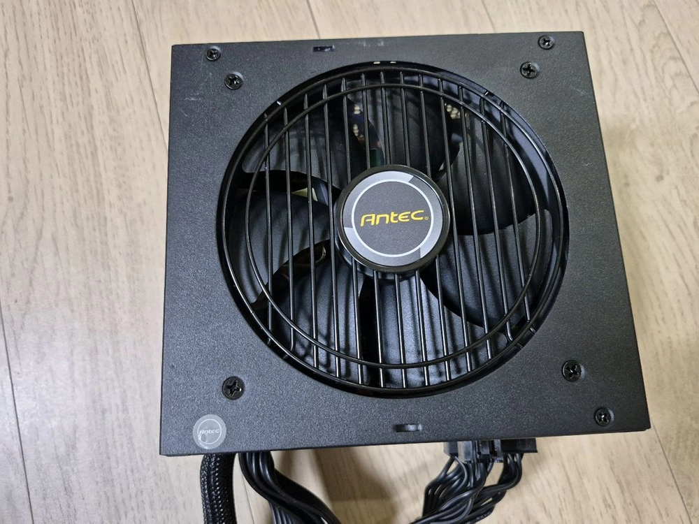 안텍 Antec EA750G PRO 750W 파워 서플라이 이미지