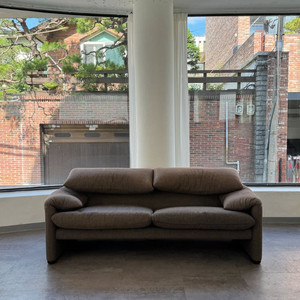 Cassina 마라룽가 2.5인 소파 팝니다 이미지