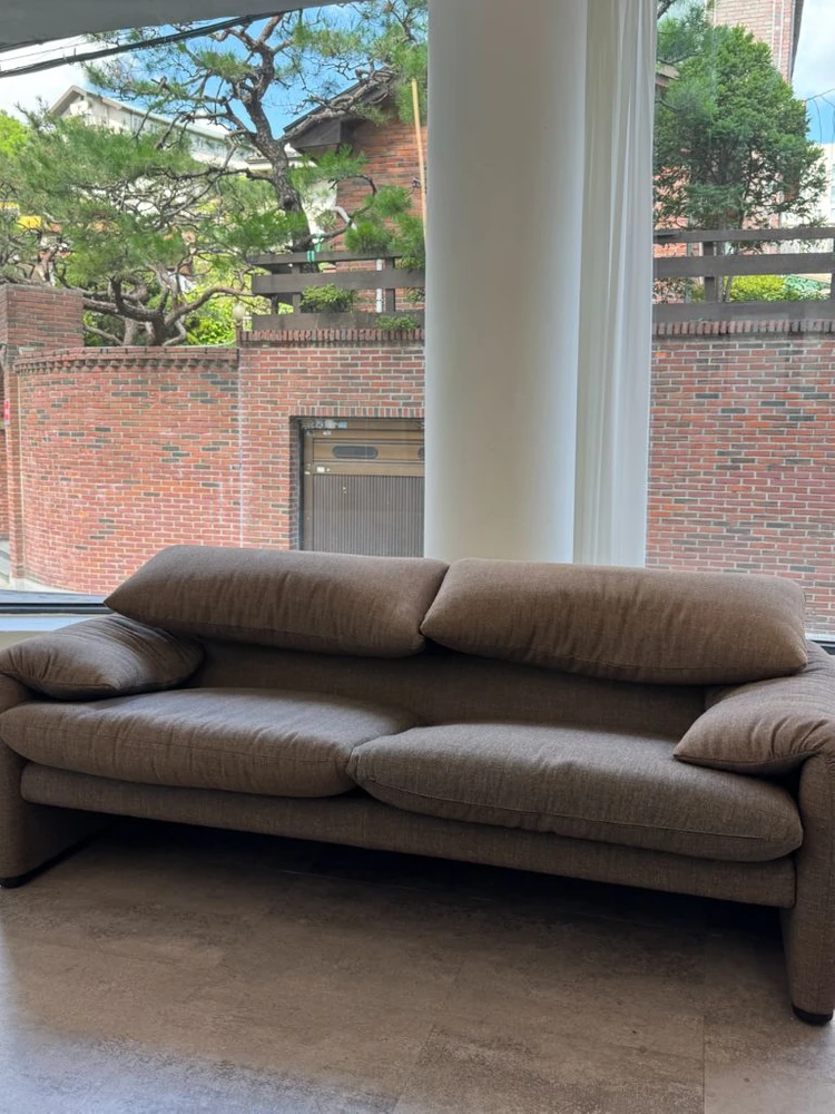 Cassina 마라룽가 2.5인 소파 팝니다 이미지