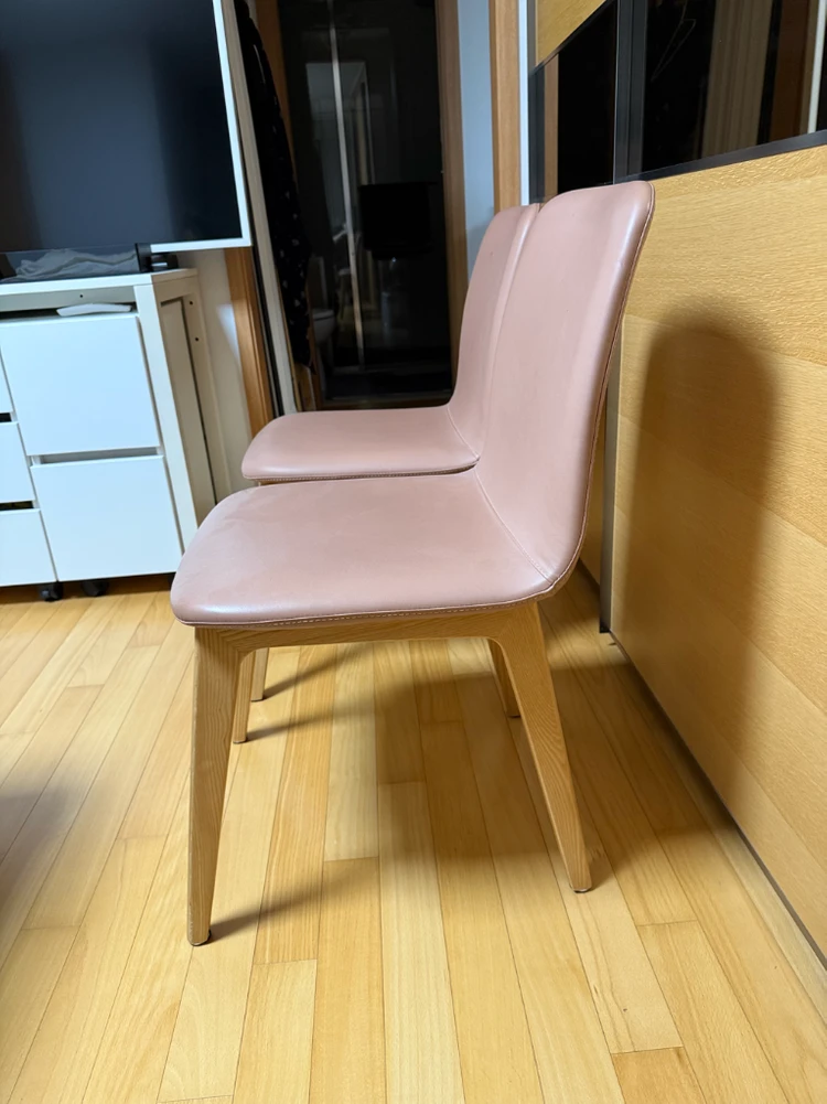 까사미아 신세계까사 의자 식탁 책상 부엌 키친 체어 몽키우드 까레 카레 클린트 한샘 리바트 신세계까사 의자 2개입니 이미지