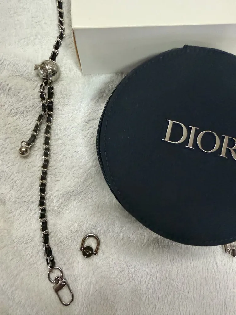 (새제품)디올 dior 블랙 원형 하드 케이스-크로스백 리폼 이미지