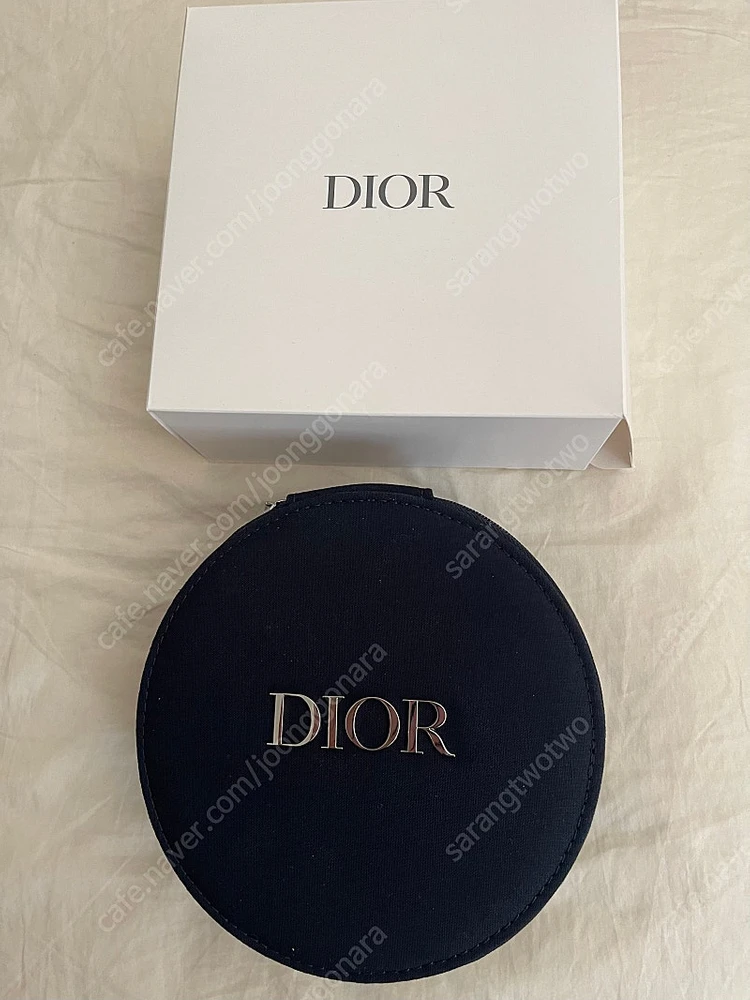 (새제품)디올 dior 블랙 원형 하드 케이스-크로스백 리폼 이미지
